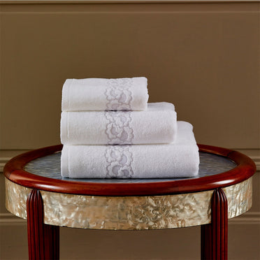 Festons Bath Towels